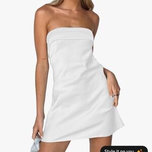 Elegant White Strapless Dress